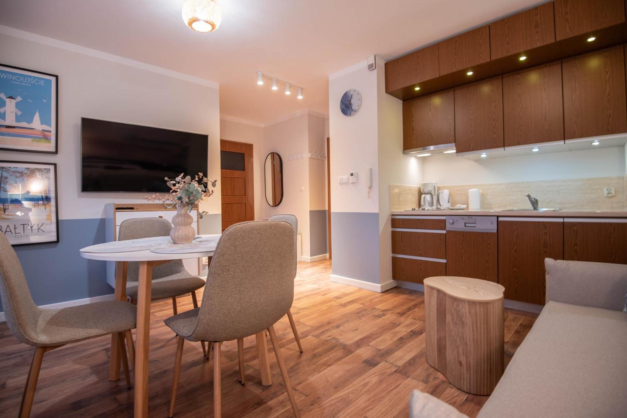 Apartamenty Mistral Z Parkingiem - Promenada & Morze - Apartamenty Na Wyspie Swinoujscie Ngoại thất bức ảnh